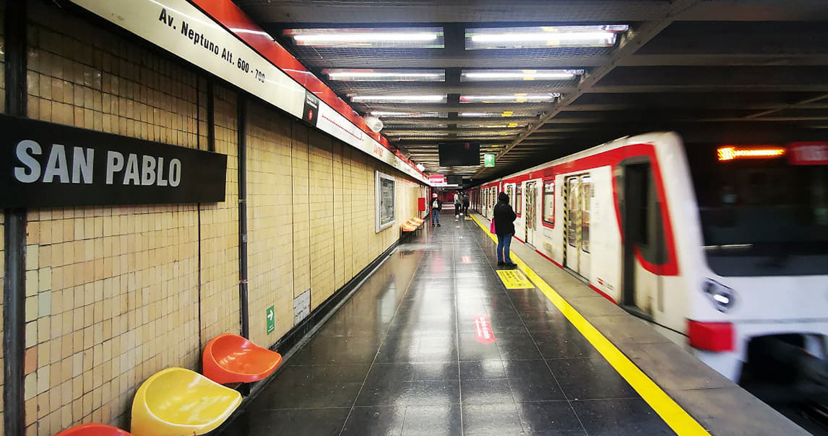 Metro de Santiago restablece servicio en Línea 1 tras cierre de 7 estaciones por persona en la vía