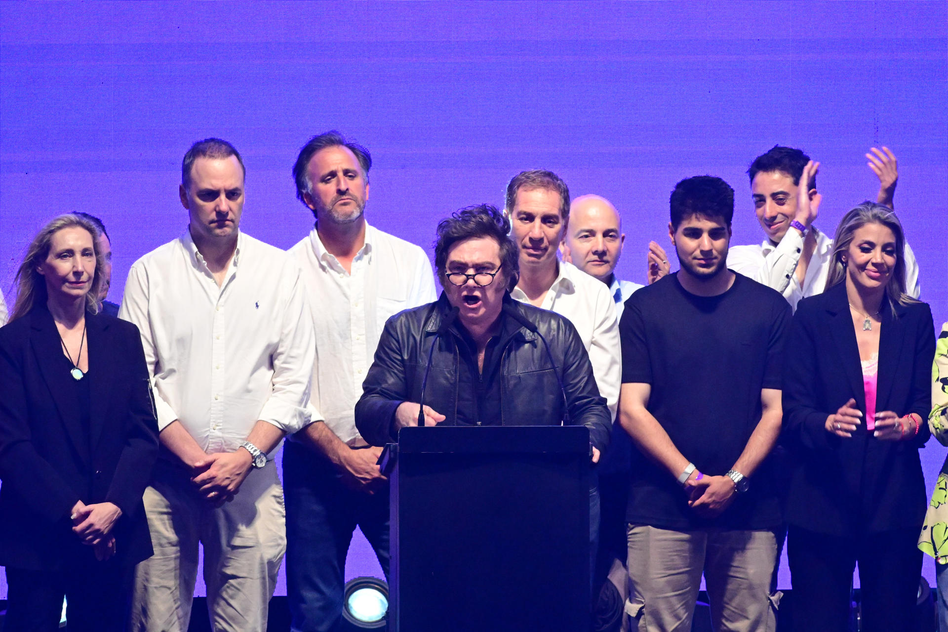 El presidente de Argentina, Javier Milei, habla en el cierre de campaña de La Libertad Avanza