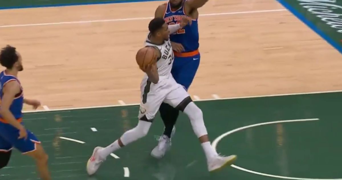 Giannis Antetokounmpo fue figura pero con juego sucio en la NBA.