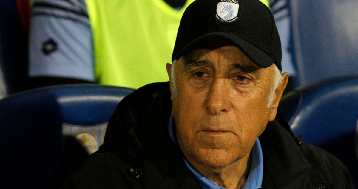 “Delicado de salud” y “bien cuidado”: hijo de Nelson Acosta actualiza estado del ex DT de La Roja