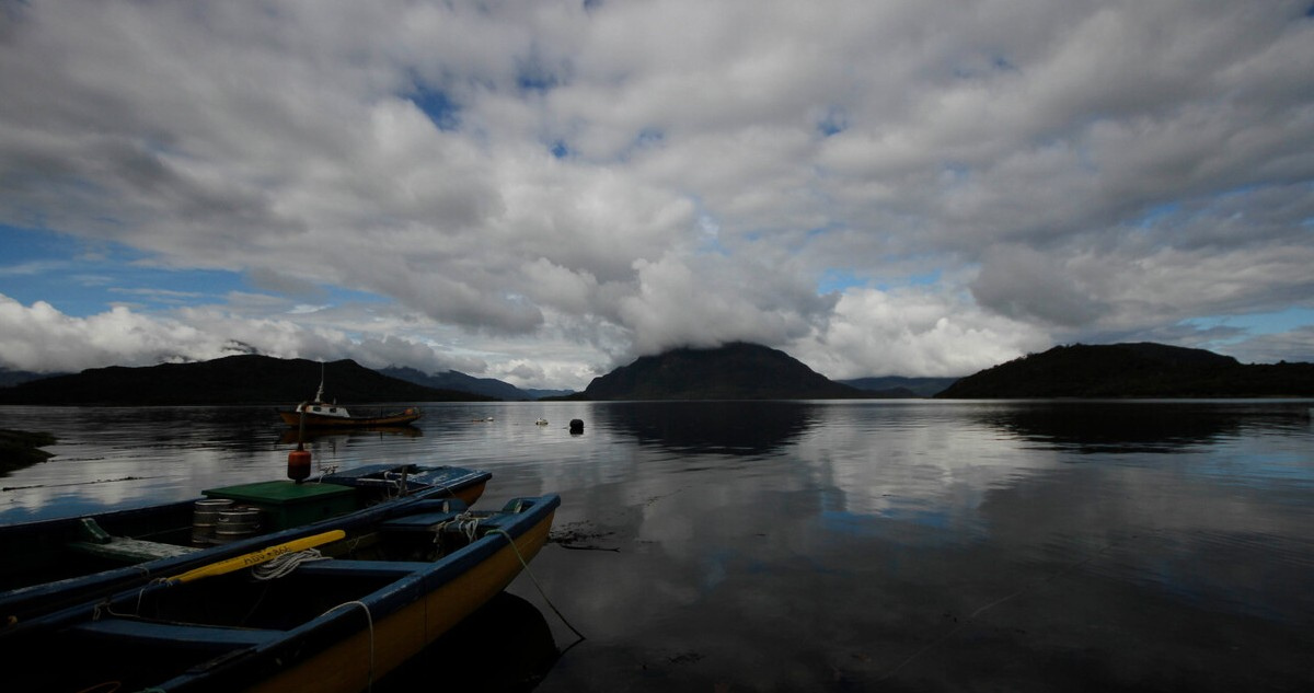 Foto de contexto de borde costero