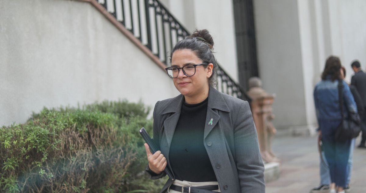 Oposición exige renuncia de ministra Orellana tras liberación de agresor de Nabila Rifo