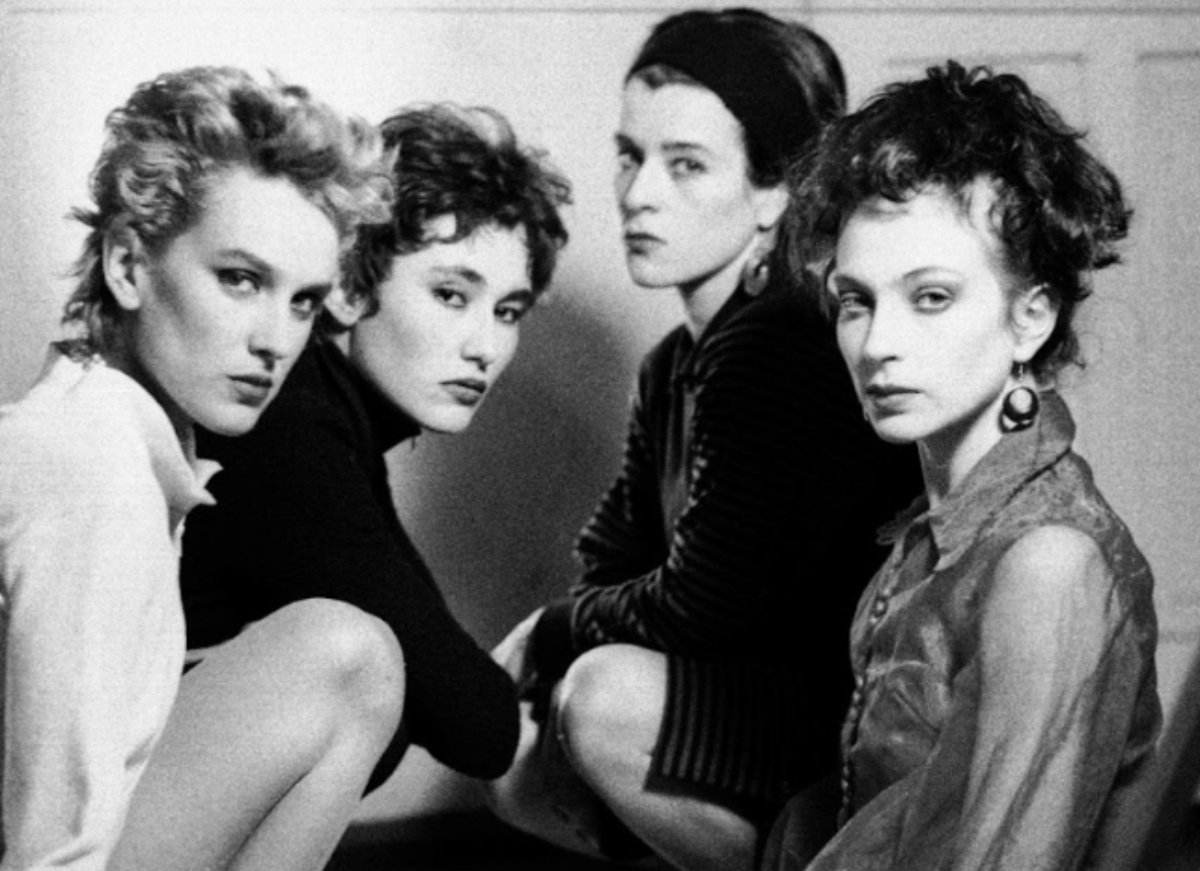 Patricia Rivadeneira revive a las Cleopatras para celebrar 40 años de amistad con performance y música