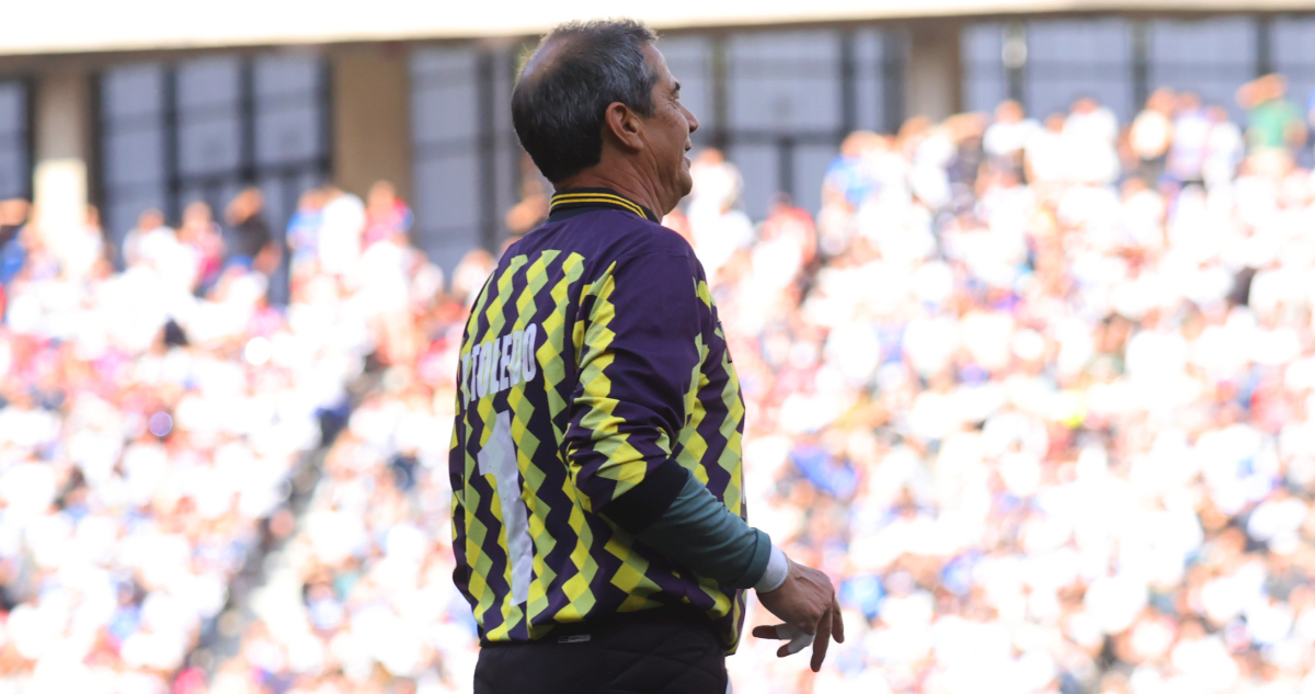 Patricio Toledo en el partido Adiós Capitanes de la UC