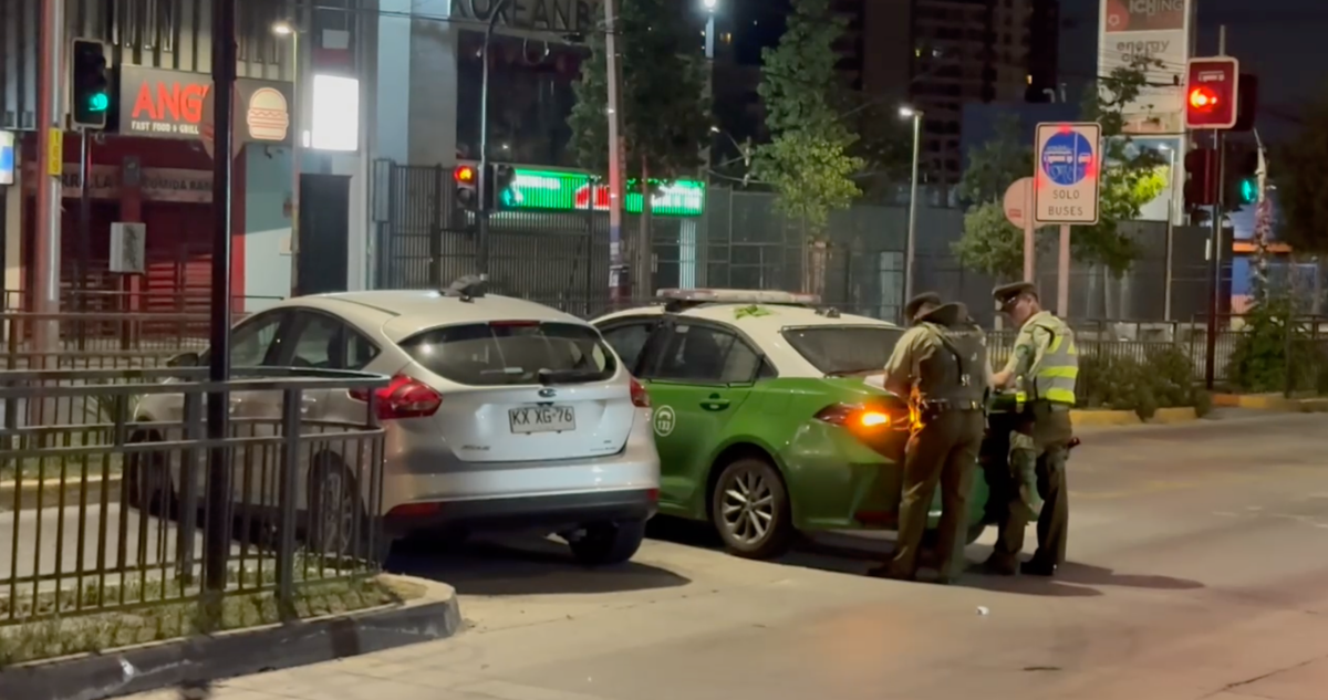 Tres detenidos dejó persecución que terminó con colisión a patrulla policial en la RM