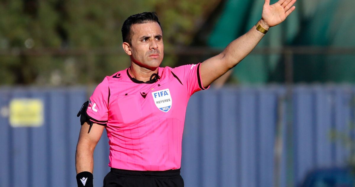 El chileno Piero Maza fue nominado a mejor árbitro del mundo.