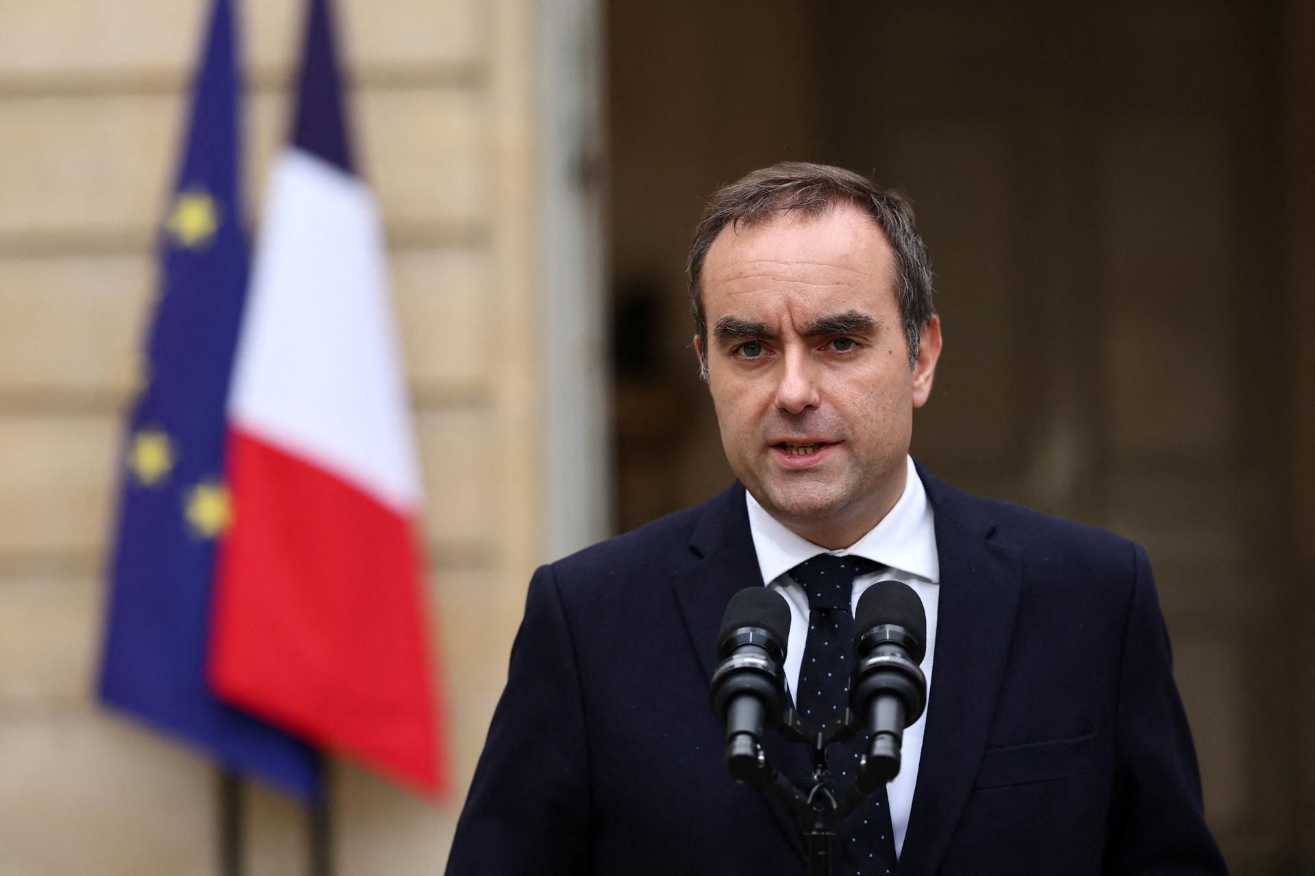 Dimite el primer ministro de Francia, Sébastien Lecornu, a sólo 27 días de haber asumido 
