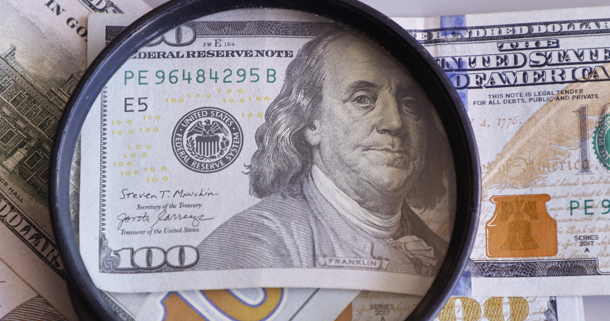 El dólar cayó casi $10 y el cobre repuntó ante menores tensiones entre China y EEUU