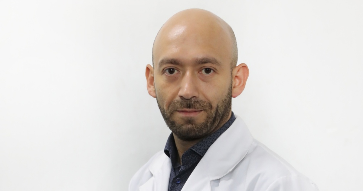 Denuncian experimentación humana en U. Finis Terrae: profesor habría realizado biopsias a estudiantes