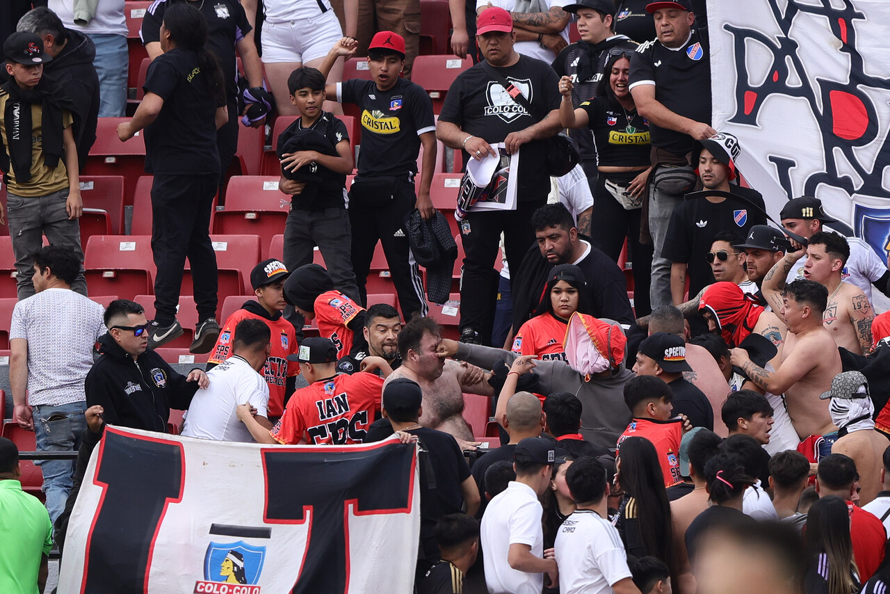Pelea en la barra de Colo Colo en el Nacional