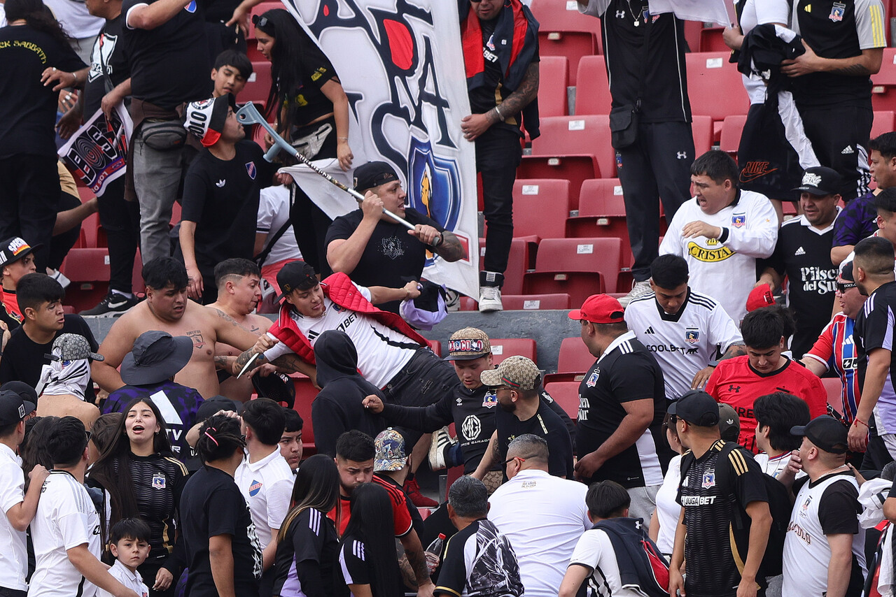 Pelea en la barra de Colo Colo en el Nacional