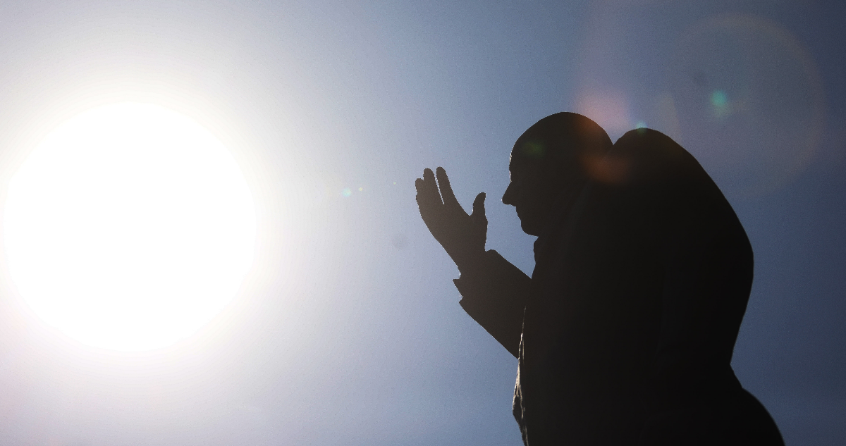 ¿Quién te entiende, Santiago? Pronostican chubascos y altas temperaturas para esta semana en la RM