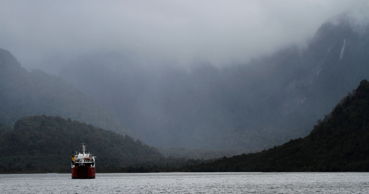Reconstituyen escena por pescador que cayó desde lancha en Aysén en 2024: indagan presunto homicidio