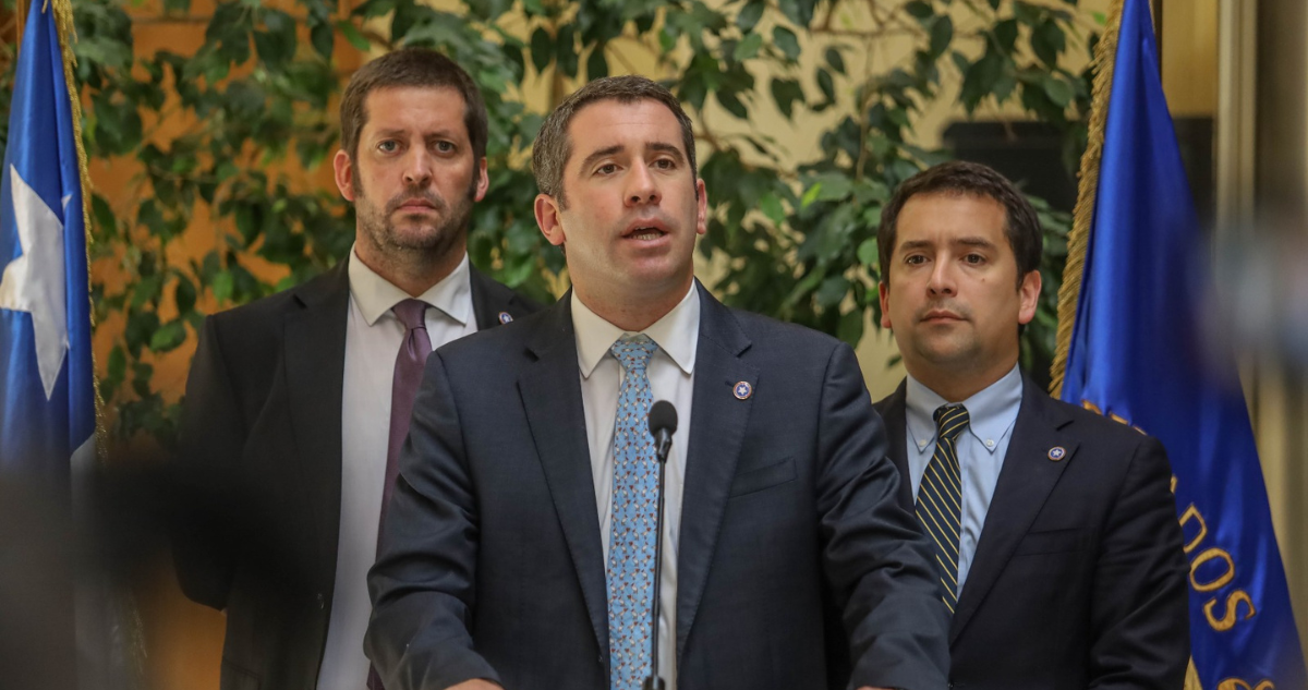 Republicanos denuncian nuevo caso de funcionario público que asesora a candidatura de Jeannette Jara