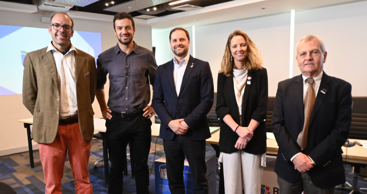 “Un impacto gigantesco”: lanzan “Revi”, IA que busca acelerar permisos de edificación en Chile