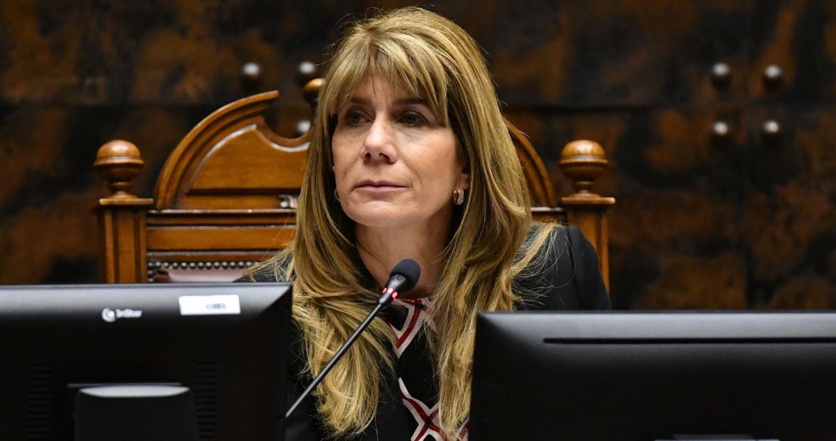 Rincón descarta apoyar a Kast en una eventual segunda vuelta y lo califica de “vende humo”