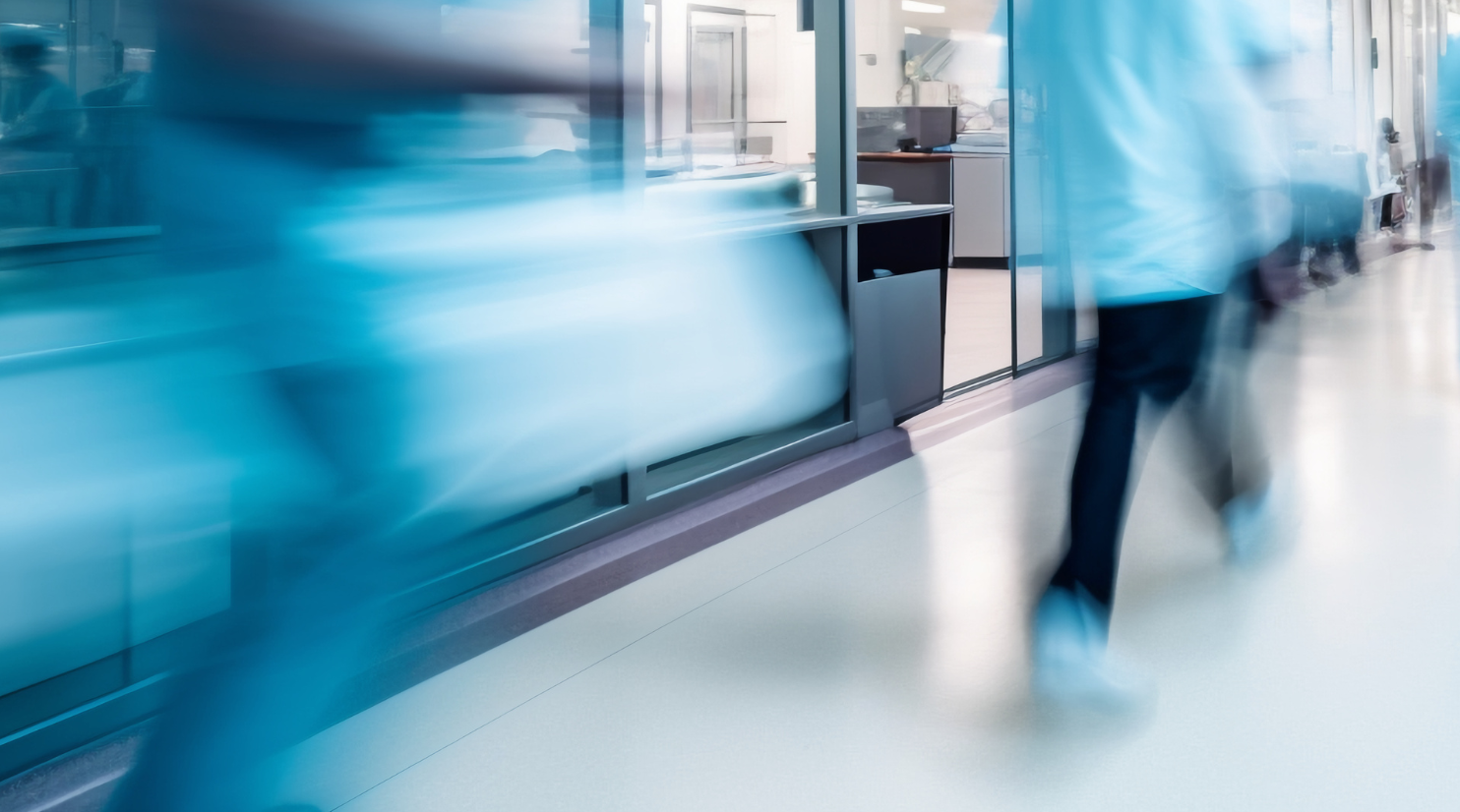 Sillas volaron en SAR de Angol por riña entre sujetos: “Encontraron que era el ring perfecto”