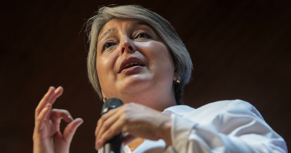 Jeannette Jara acusa clasismo en comando de Evelyn Matthei por dichos de gobierno atorrante