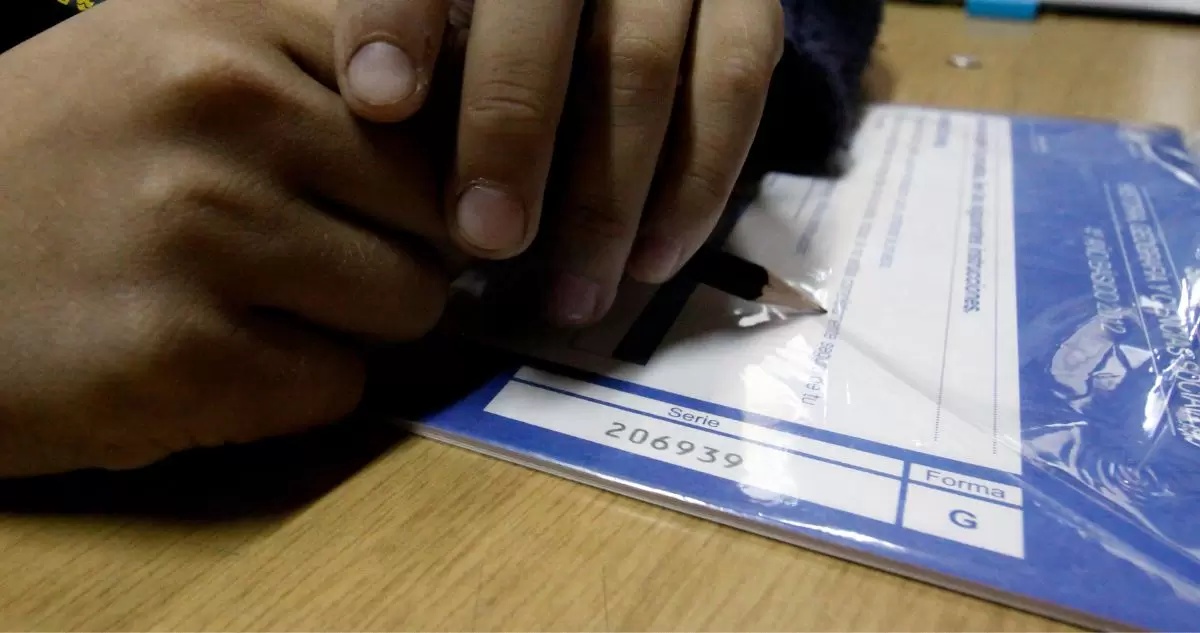 Denuncian graves problemas en prueba Simce: no llegaron examinadores a varios colegios de la capital