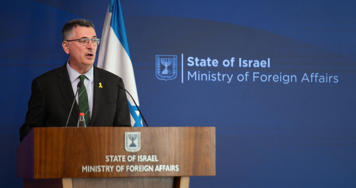 Ministro israelí afirma que Hamas retrasa deliberadamente entrega de cadáveres de rehenes muertos