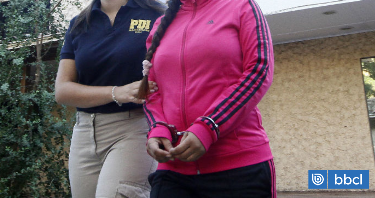 Intentó quedarse con auto de un amigo: mujer quedó detenida tras hacer falsa denuncia de abuso sexual