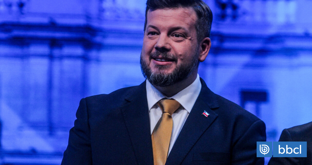 Kaiser propone fiscalización a "contenido ideológico y sexual": "¿Quién dice qué es lo que se lee?"