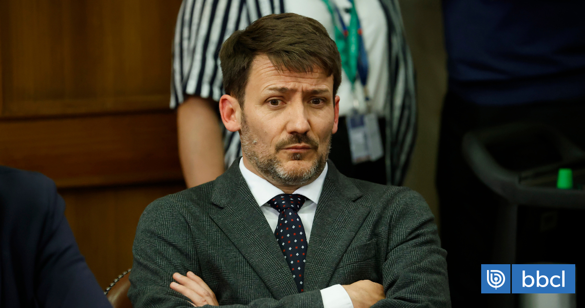 AHORA | Oposición ingresa Acusación Constitucional contra exministro Diego Pardow