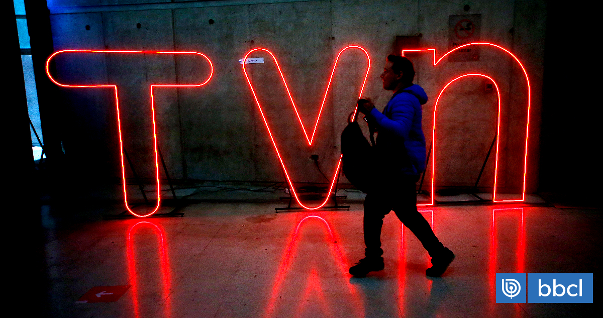 Más de $160 millones en 12 meses: Salen a la luz los altos sueldos de TVN en medio de crisis del canal
