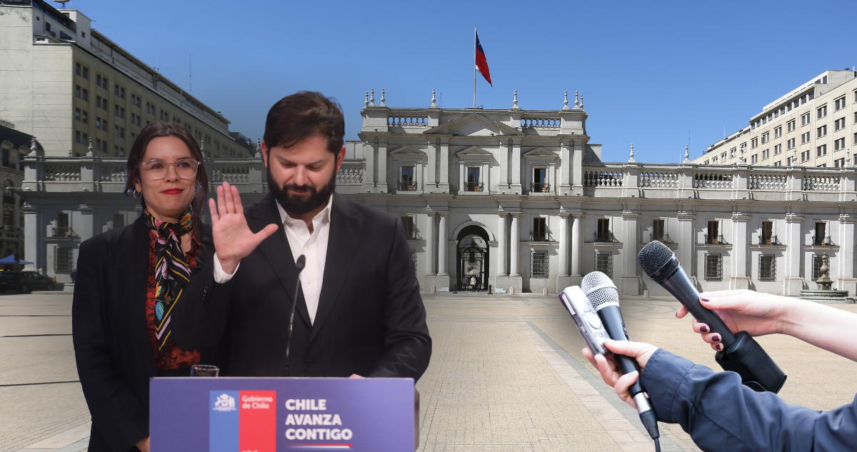 Foto de contexto de Gabriel Boric y Camila Vallejo frente a La Moneda para columna sobre el Gobierno y la prensa