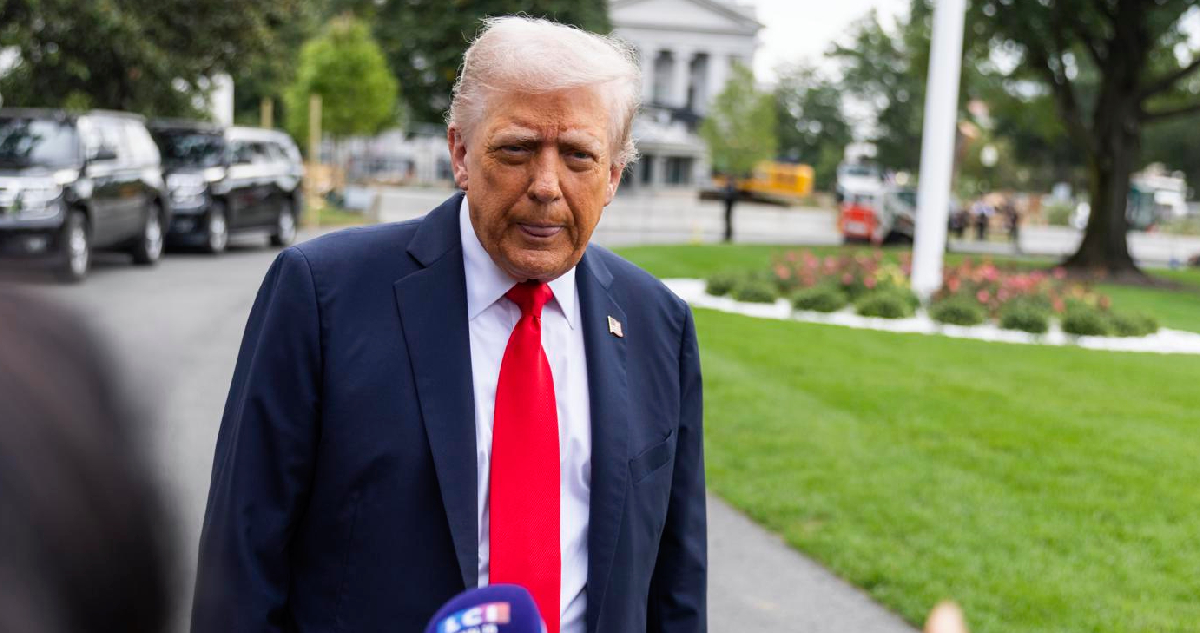 Trump reconoce que amenaza de 100% de arancel a China “no es sostenible, pero me obligaron a hacerlo”