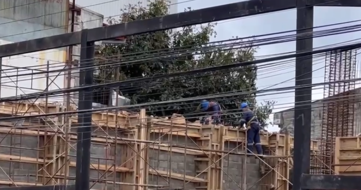 Valdivia: Gobierno llama a trabajadores que construían mall chino a ejercer sus derechos laborales