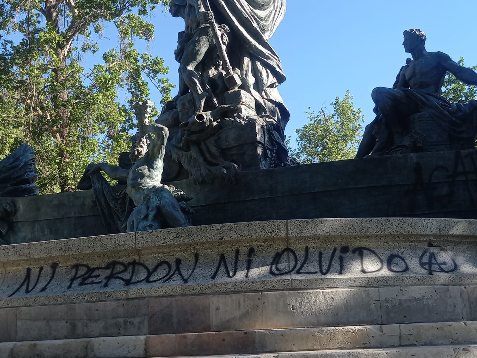 Vandalización de la Fuente Alemana del Parque Forestal