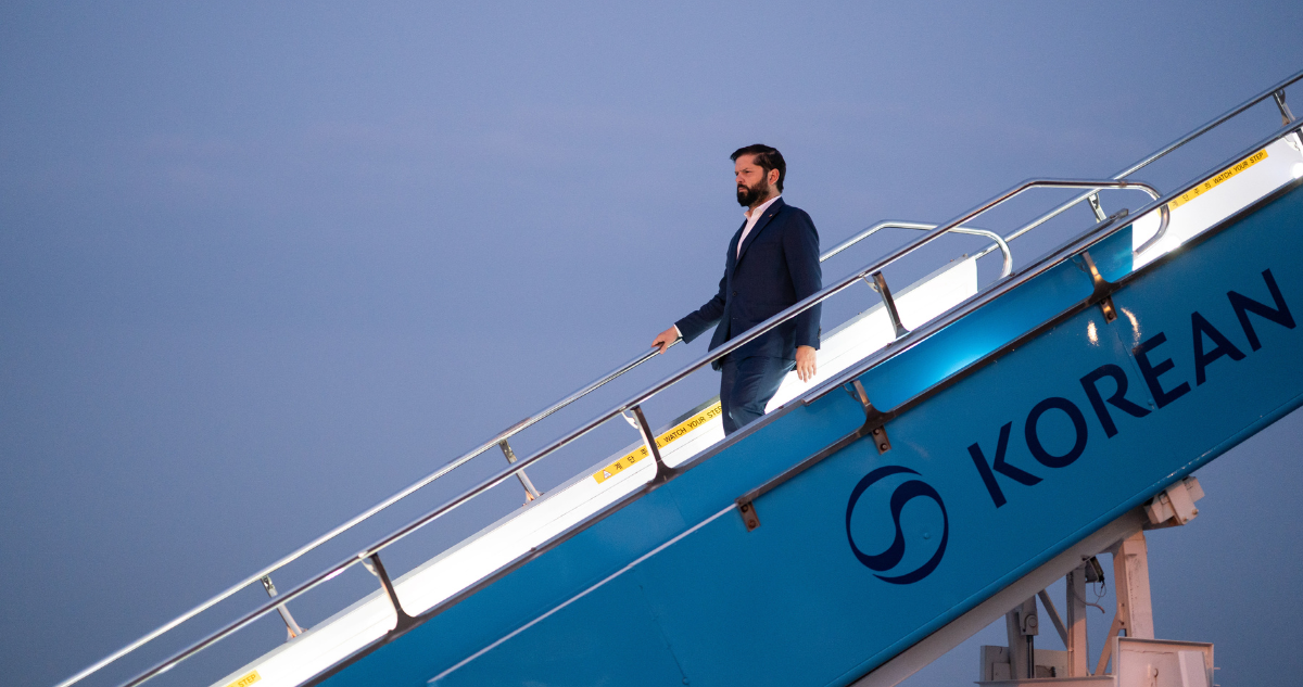 VIDEO | Así fue la llegada del presidente Gabriel Boric a Corea del Sur para participar en Foro APEC