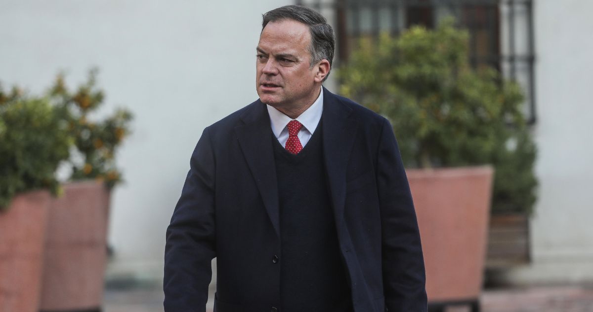 Senador Walker toma distancia de dichos sobre “atorrantes” y pide mejorar el nivel de debate