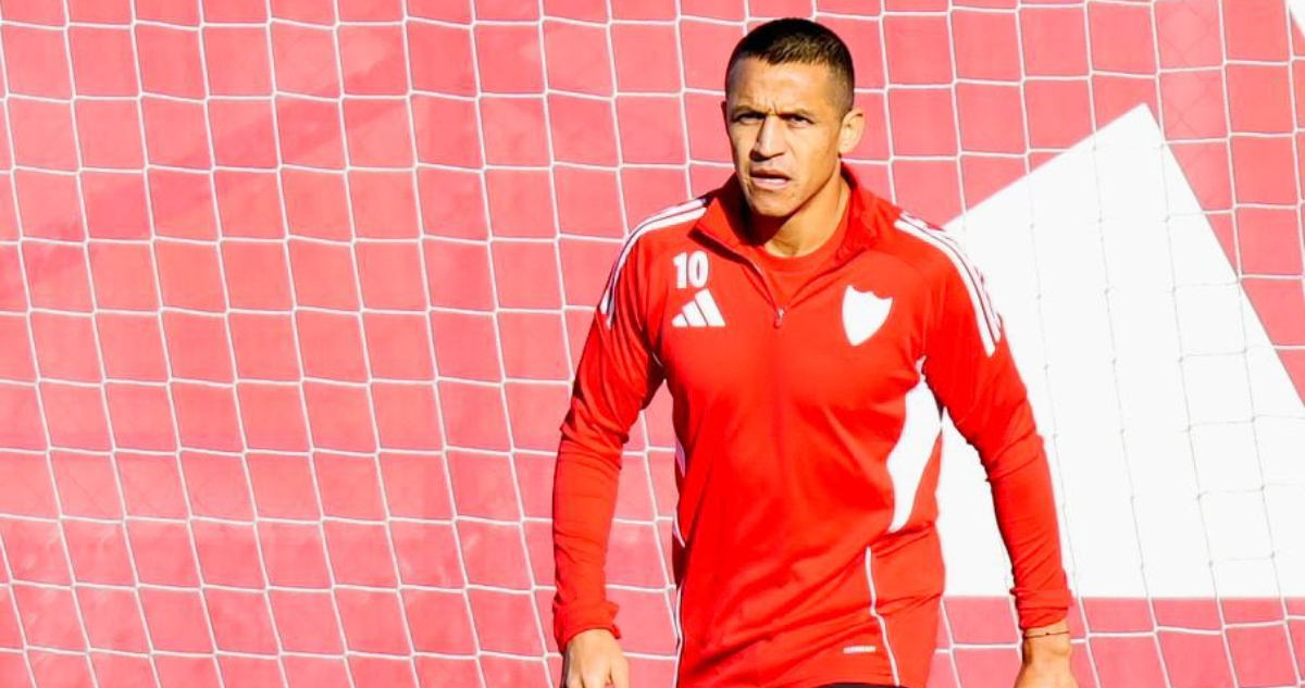 Alexis Sánchez regresa a entrenamientos del Sevilla