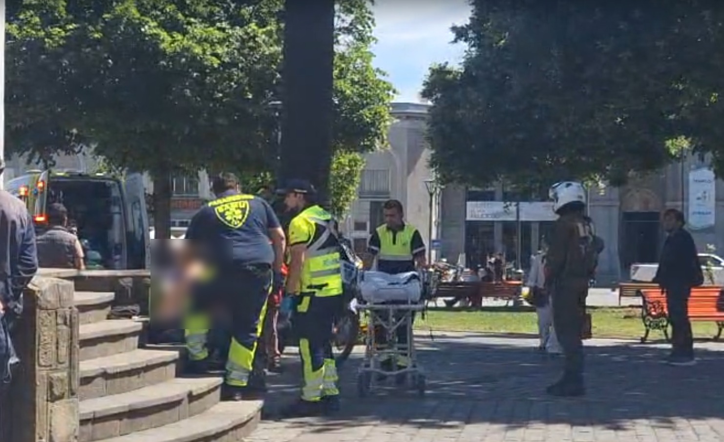 Apuñalan a hombre para robarle su celular en baños públicos de Plaza Independencia de Concepción