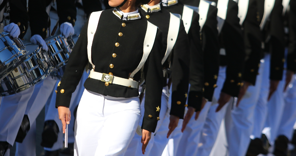 Armada anuncia investigación interna tras fallo por “tradición machista” que afectó a suboficial