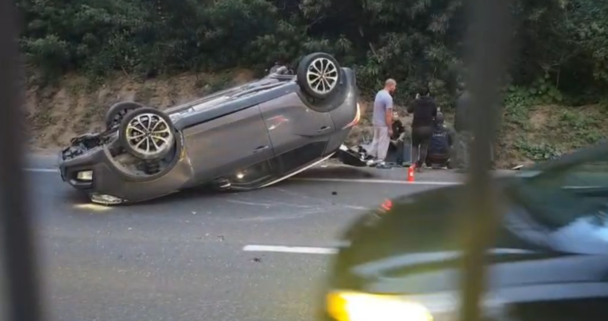 Hombre muere tras ser atropellado en subida Santos Ossa de Valparaíso: automóvil terminó volcado