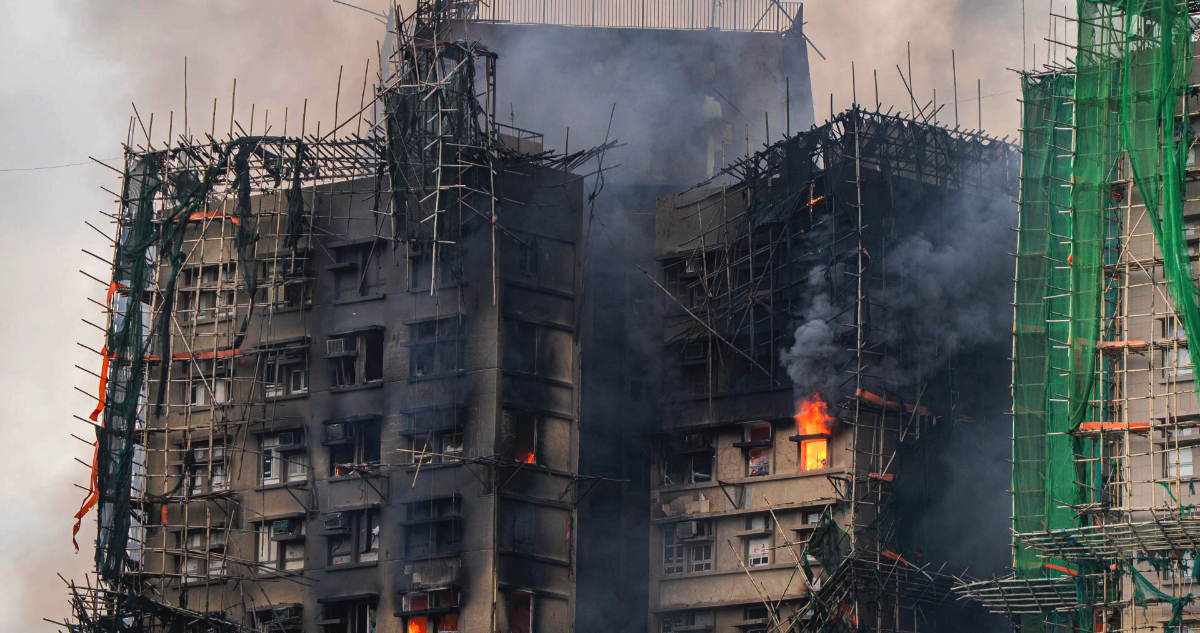 Aumentan a 44 los fallecidos y 279 desaparecidos en el peor incendio en Hong Kong en 30 años