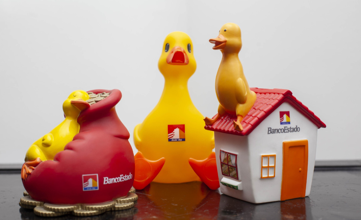 Este 2025, BancoEstado reinauguró su Museo del Ahorro, que contiene piezas históricas vinculadas al ahorro. 