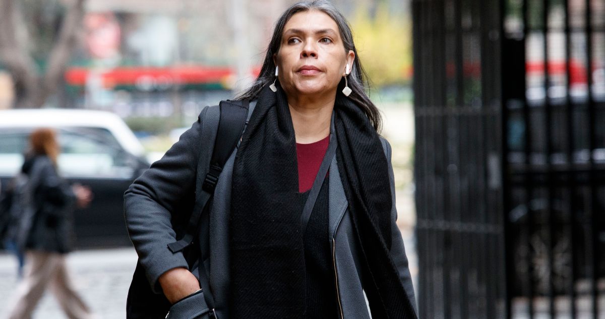 Figueroa (PC) dice que "Kast es Kaiser", pero con "cobardía" por no abordar temas valóricos