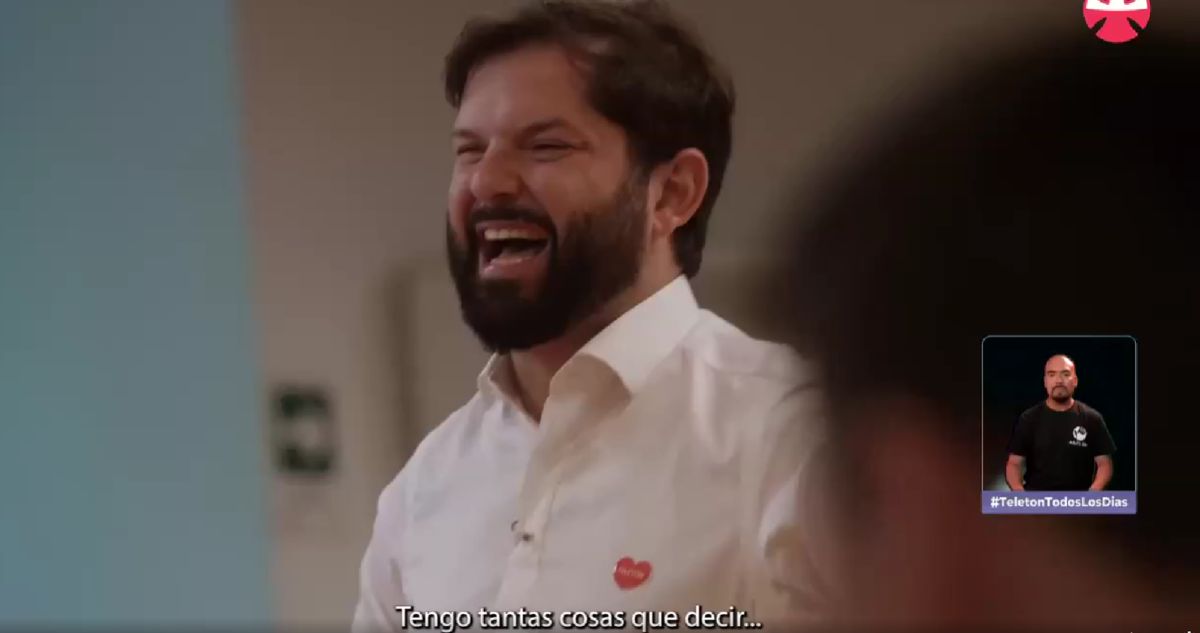 Presidente Gabriel Boric disfrutó cantando junto a niños de la Teletón: de Fredy Turbina a Los Bunkers