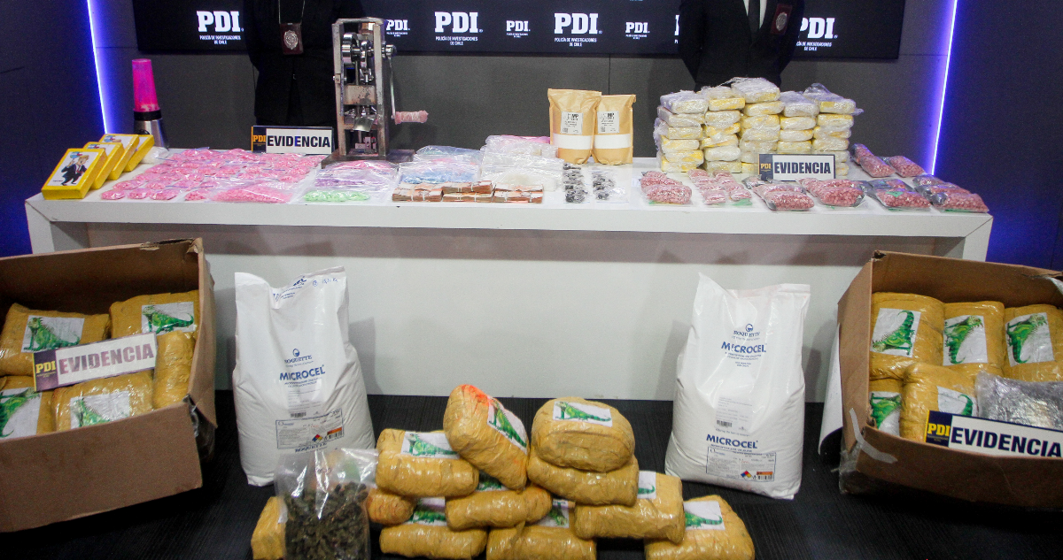 Cae banda narco chileno-colombiana en la RM: incautan 33 kilos de cocaína y 13 mil dosis de éxtasis