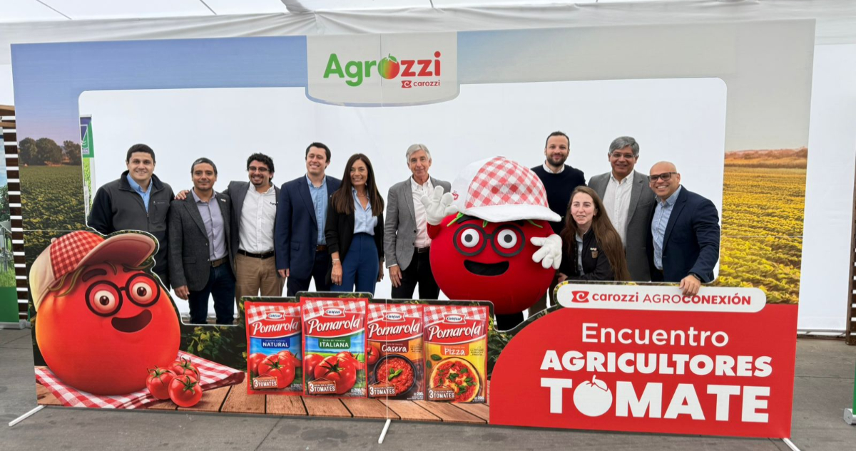 https://media.biobiochile.cl/wp-content/uploads/2025/11/carozzi-agricultores-tomate.jpg