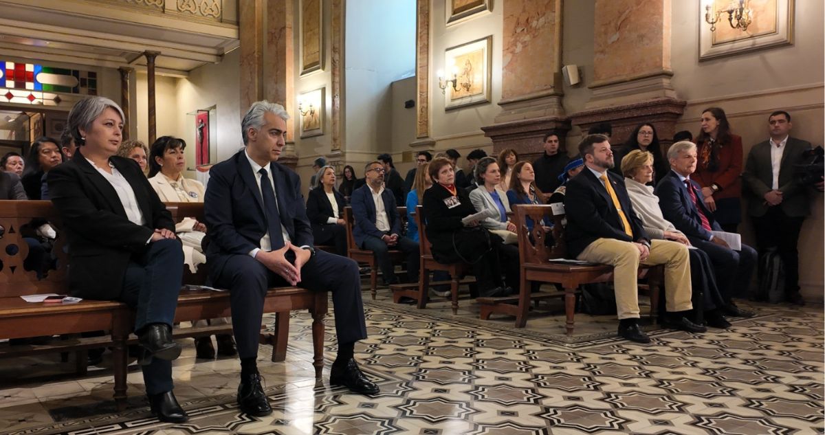 Chomali pide “cuidar la democracia” y cambiar “el tono” tras encuentro con candidatos presidenciales