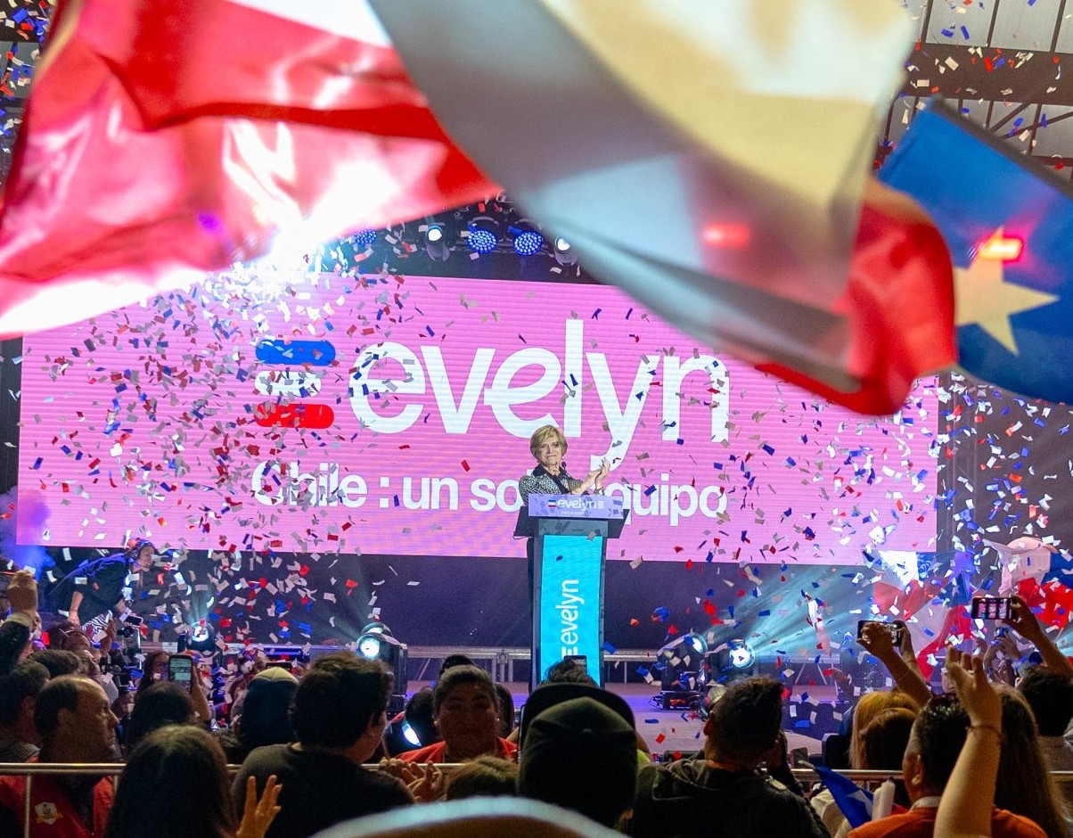 En plazas y estadios: cuándo y dónde son los cierres de campaña de los 8 candidatos a La Moneda