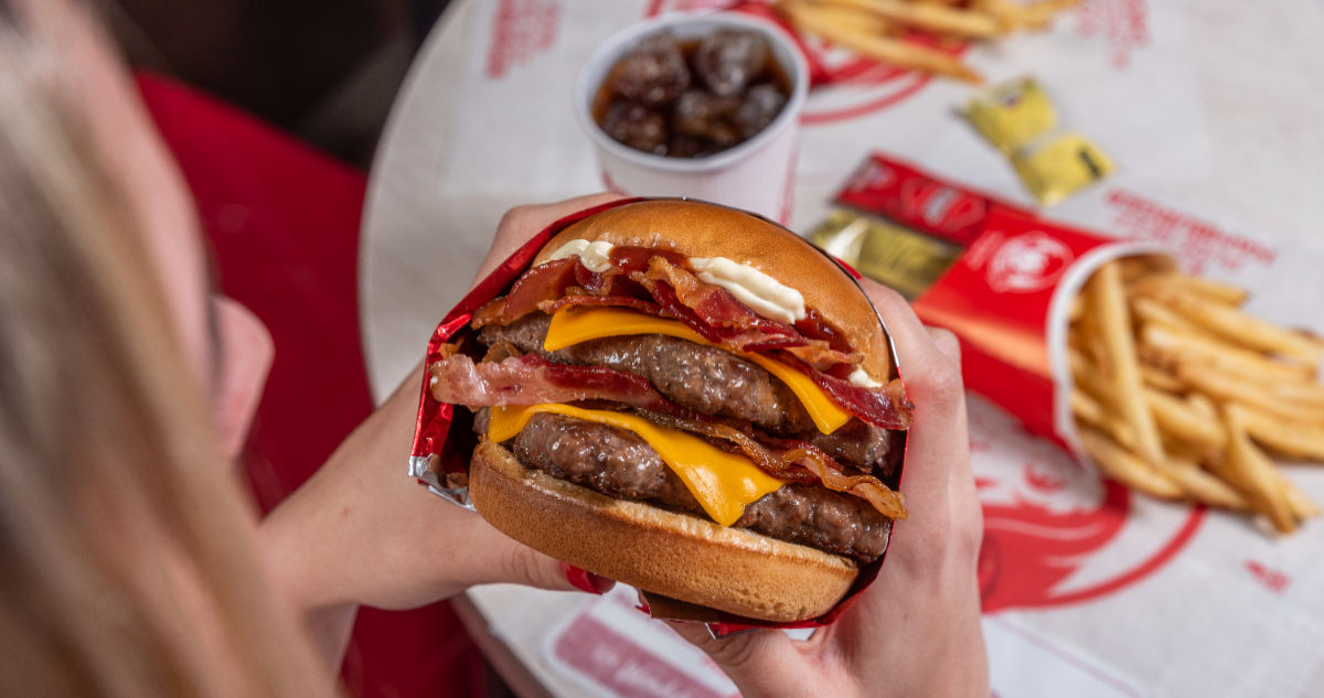 Coca-Cola se une a Wendy’s: icónica bebida llegará a las más de 40 tiendas del país en noviembre