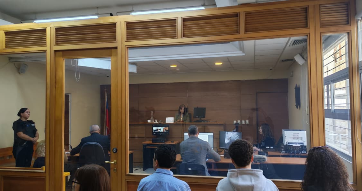 Amplían detención de alumno que atacó a profesor de la UTFSM: estaría bajo tratamiento psiquiátrico