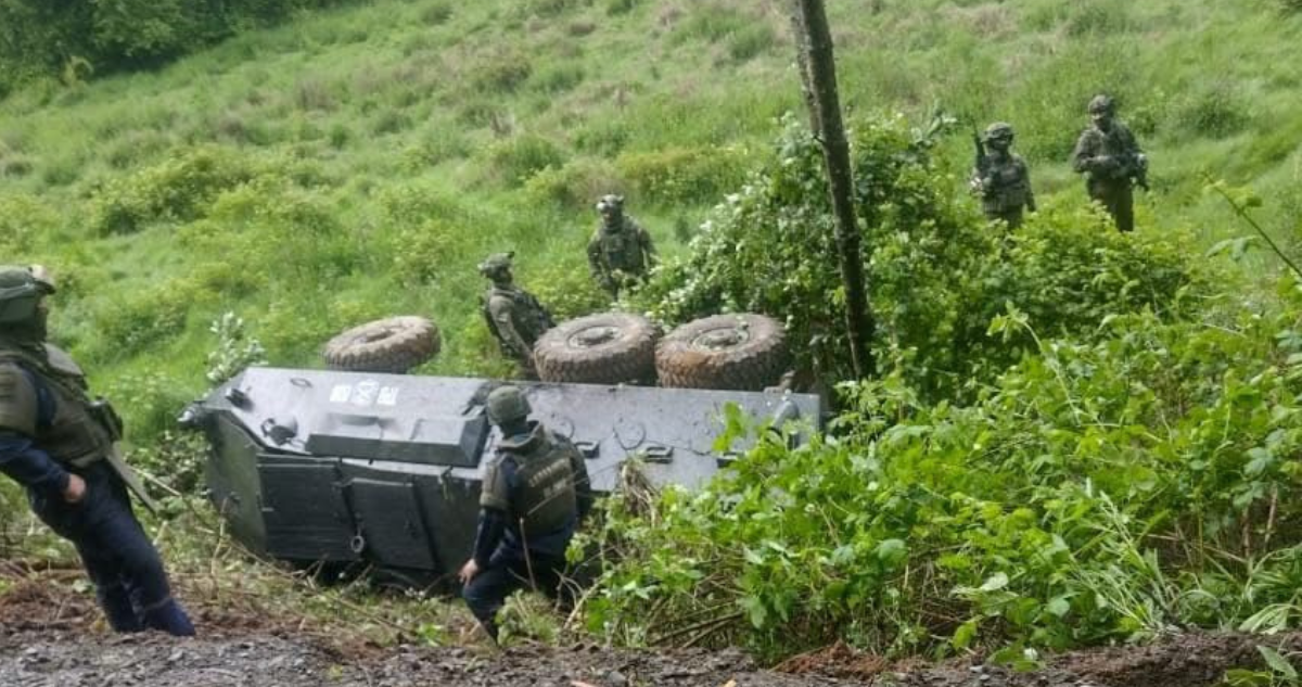 Vehículo blindado de Carabineros sufre accidente con 10 uniformados a bordo en Ercilla