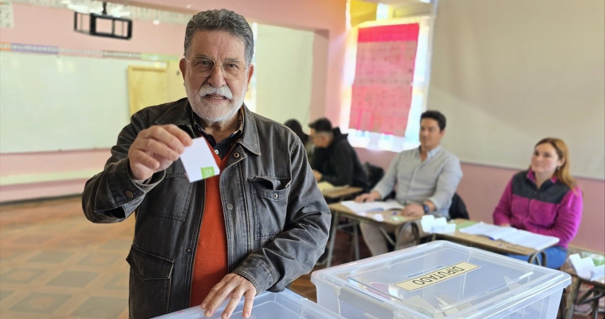 Gobernador de Los Ríos analiza pedir vacaciones para participar activamente en campaña de Jara